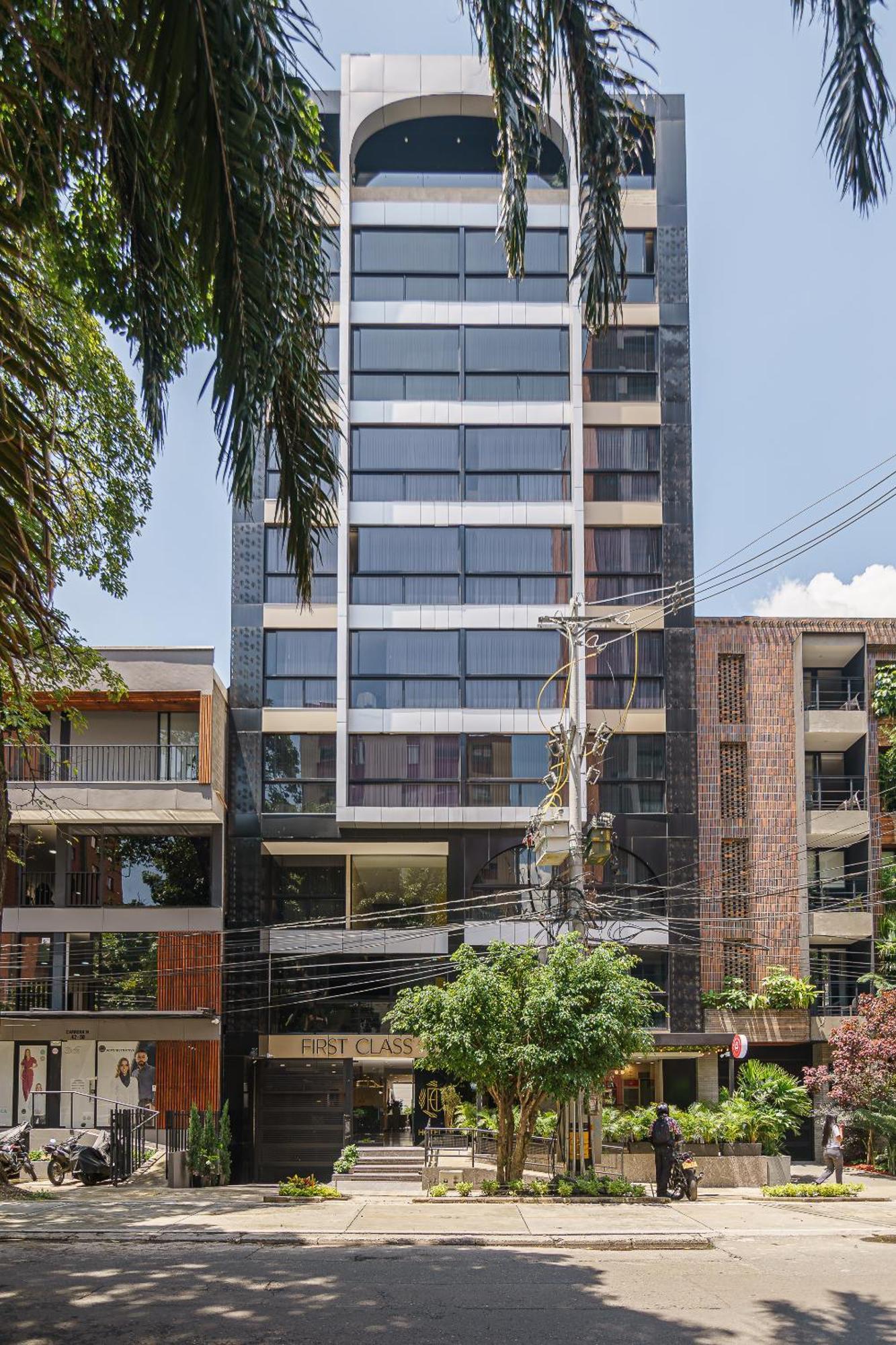 First Class Hotel Medellin Luaran gambar